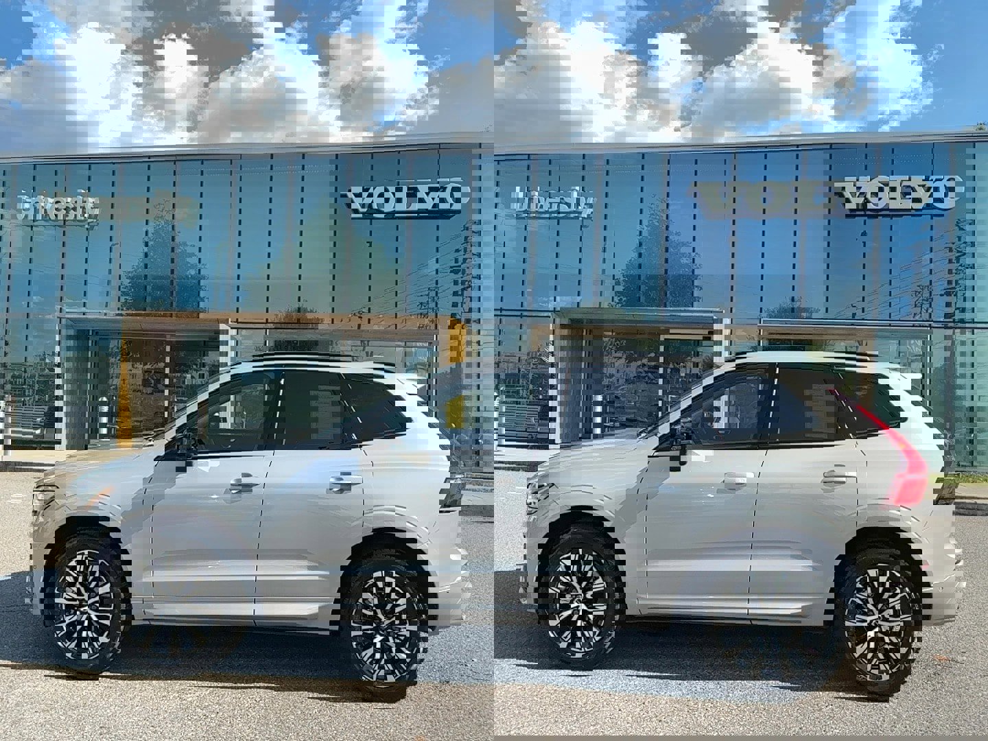 Certified 2025 Volvo XC60 B5 Plus w/ Climate Package image 1