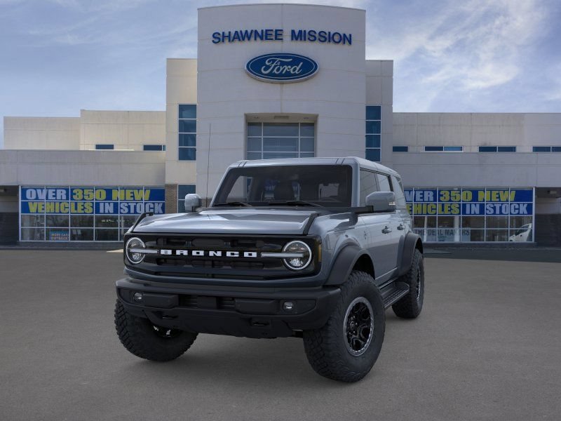 New 2025 Ford Bronco Outer Banks w/ Sasquatch Package AWD/4WD image 2