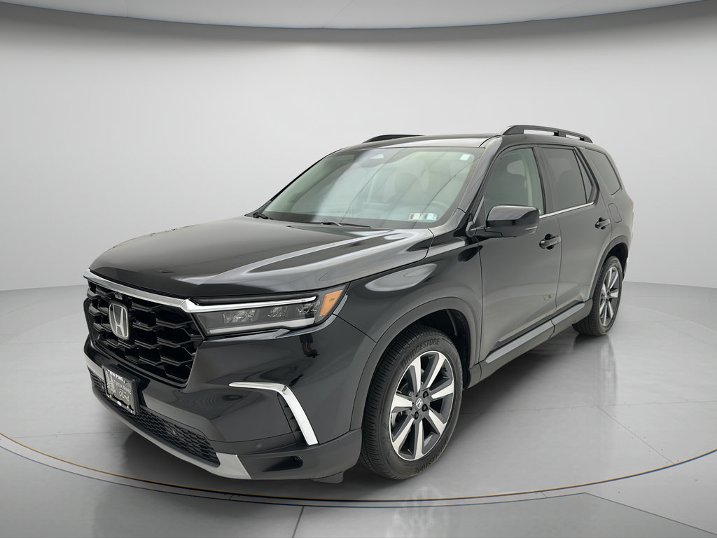 Used 2025 Honda Pilot Elite image 3