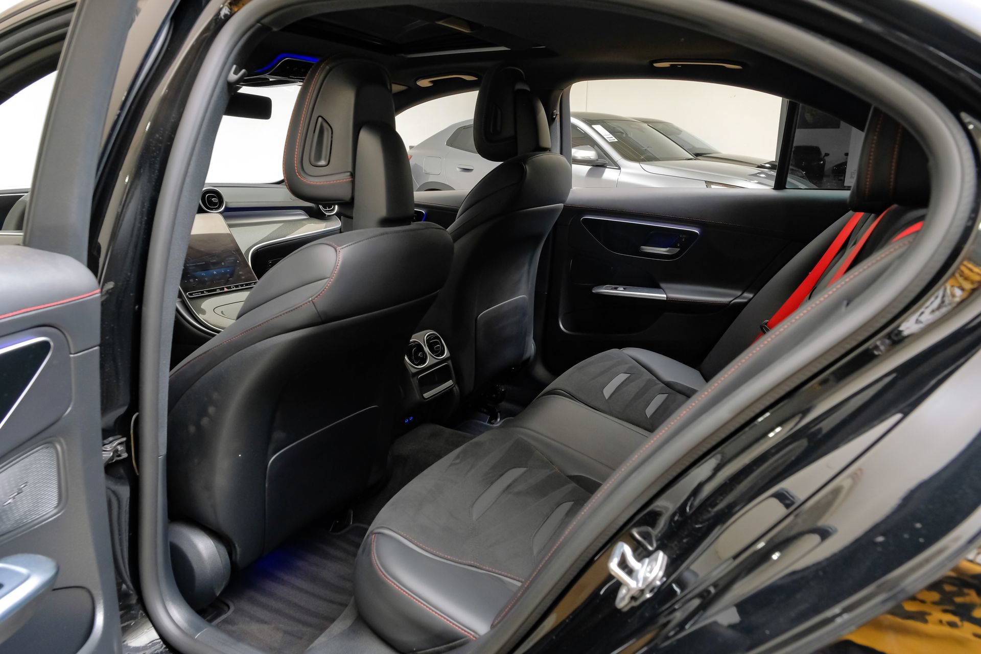 Used 2024 Mercedes-Benz C 43 AMG 4MATIC Sedan w/ AMG Dynamic Plus Package image 29