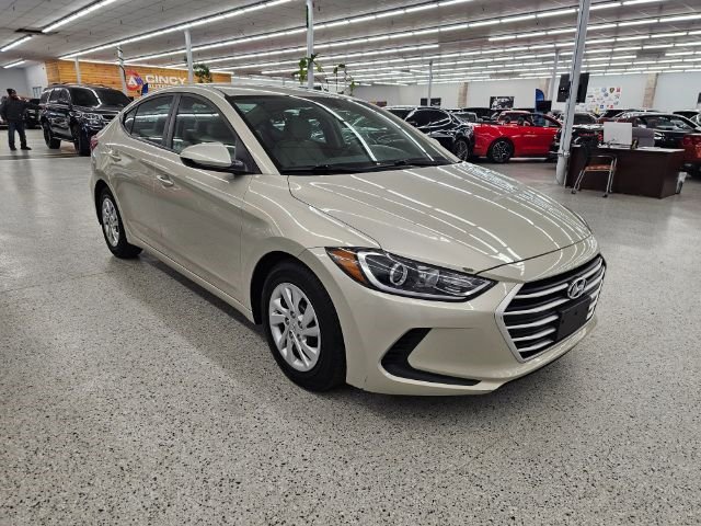 Used 2017 Hyundai Elantra SE w/ Cargo Package image 3