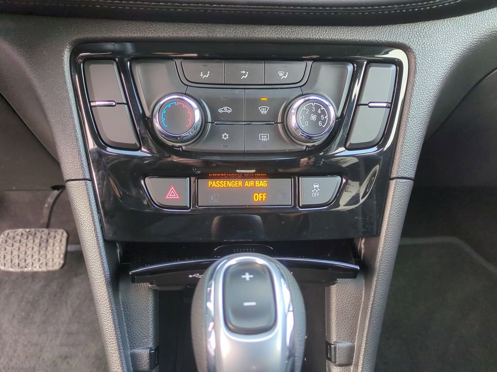 Certified 2022 Buick Encore Preferred w/ Safety Package image 14