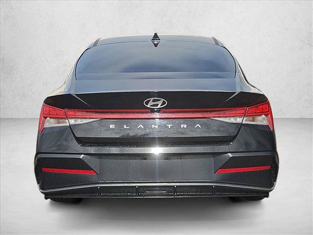 Used 2024 Hyundai Elantra SEL w/ Convenience Package FWD image 7