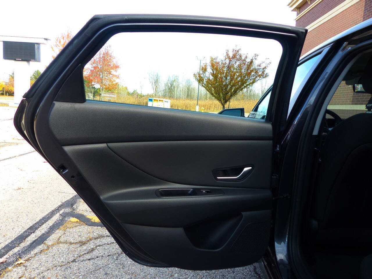 Used 2021 Hyundai Elantra SEL w/ Convenience Package image 37