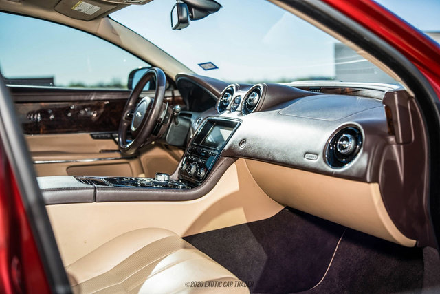 Used 2012 Jaguar XJ image 46