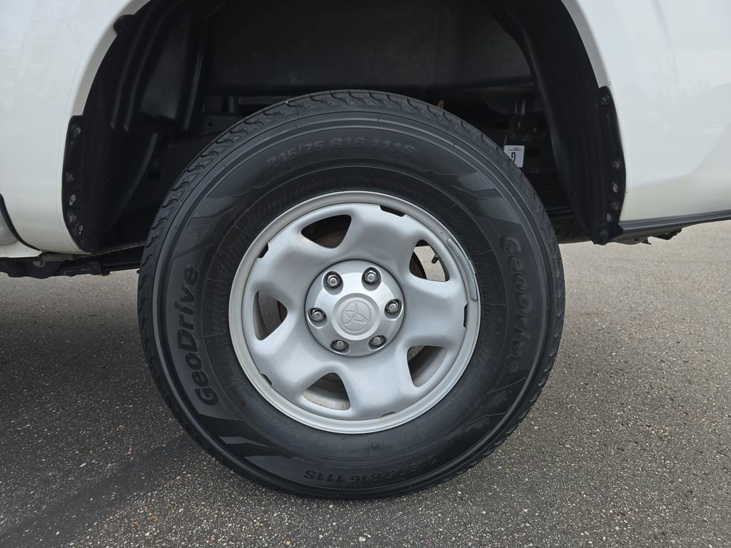 Certified 2023 Toyota Tacoma SR AWD/4WD image 34
