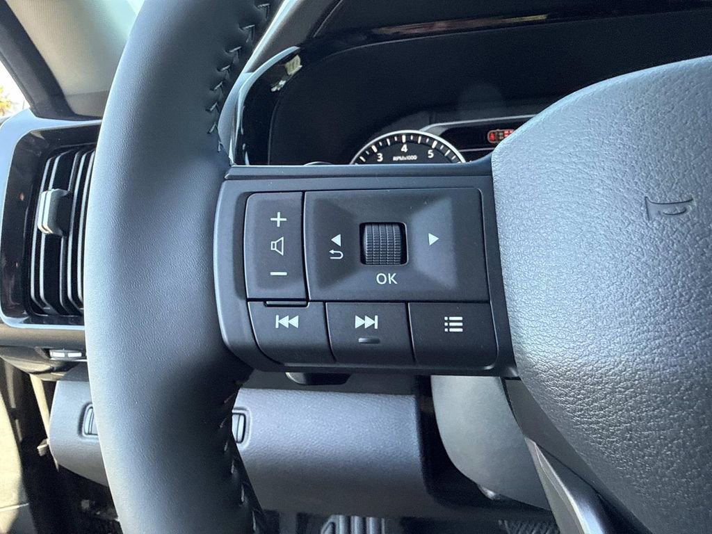 New 2026 Nissan Pathfinder SV FWD image 32