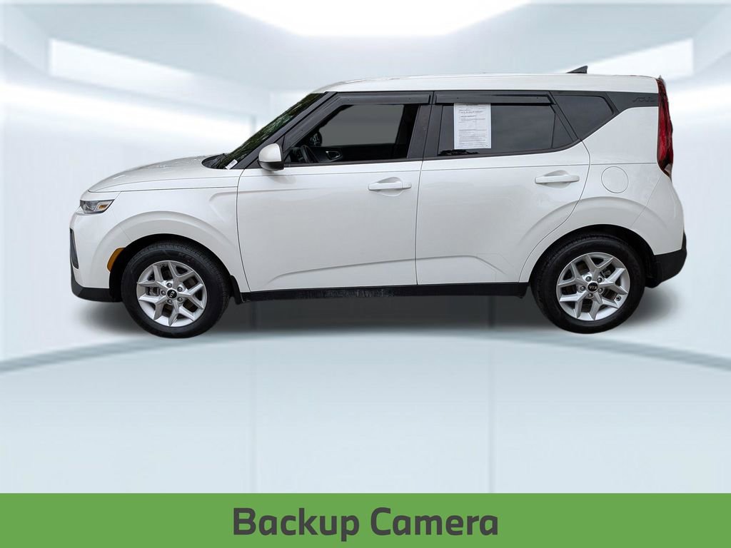 Used 2020 Kia Soul S FWD image 2