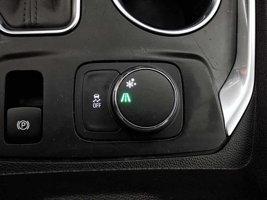 Used 2020 Chevrolet Traverse LS FWD image 21