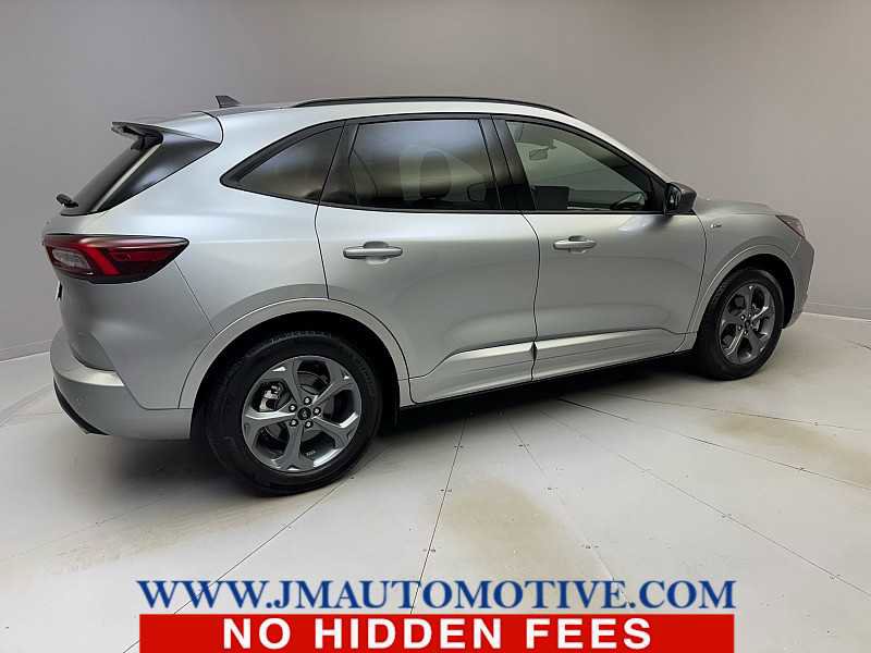 Used 2023 Ford Escape ST-Line w/ Tech Pack #1 image 5