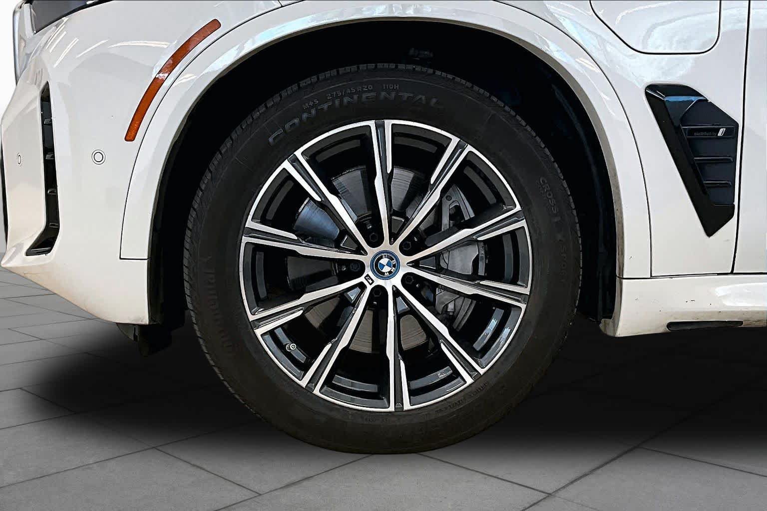 Used 2024 BMW X5 xDrive50e w/ M Sport Package AWD/4WD image 10