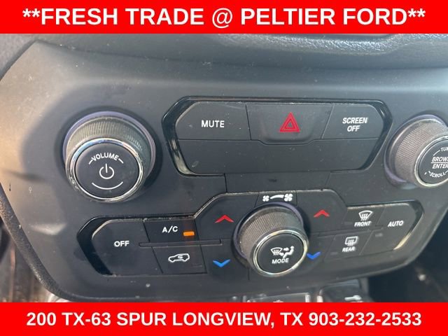 Used 2018 Jeep Renegade Altitude w/ Safety & Security Group AWD/4WD image 12