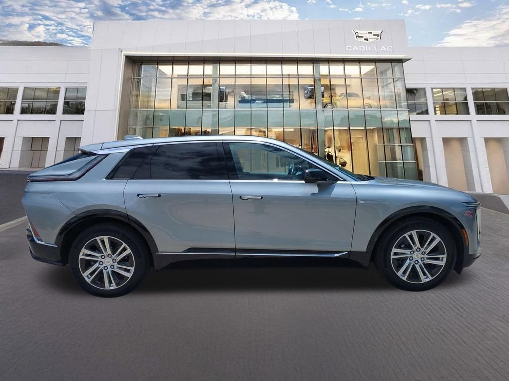Certified 2024 Cadillac Lyriq Tech AWD/4WD image 4