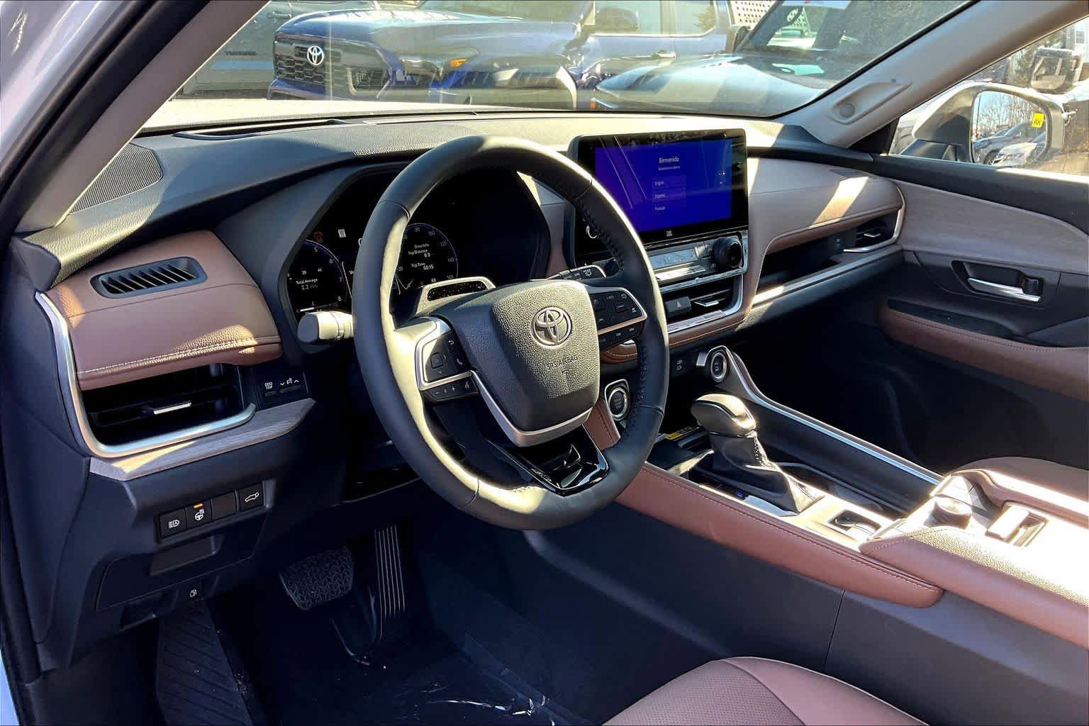Used 2026 Toyota Grand Highlander Platinum image 8