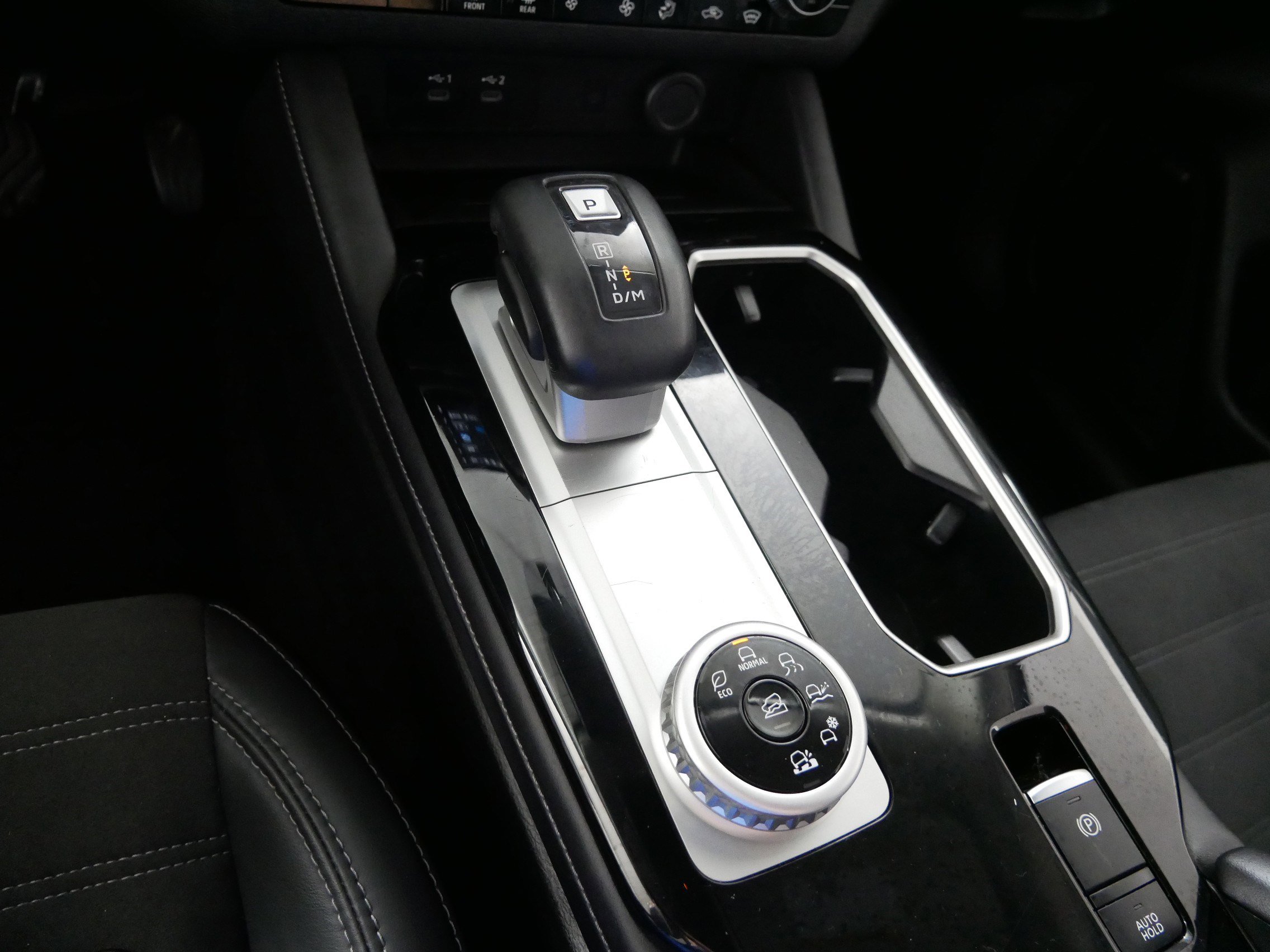 Used 2025 Mitsubishi Outlander SE image 24