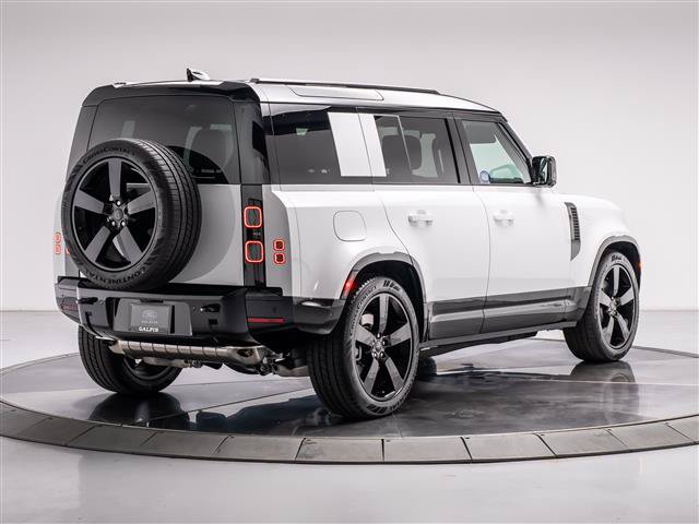 New 2026 Land Rover Defender 110 X-Dynamic SE AWD/4WD image 5