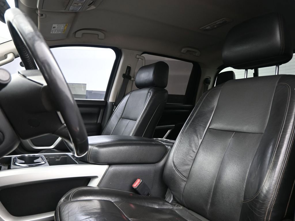 Used 2017 Nissan Titan SL RWD image 13