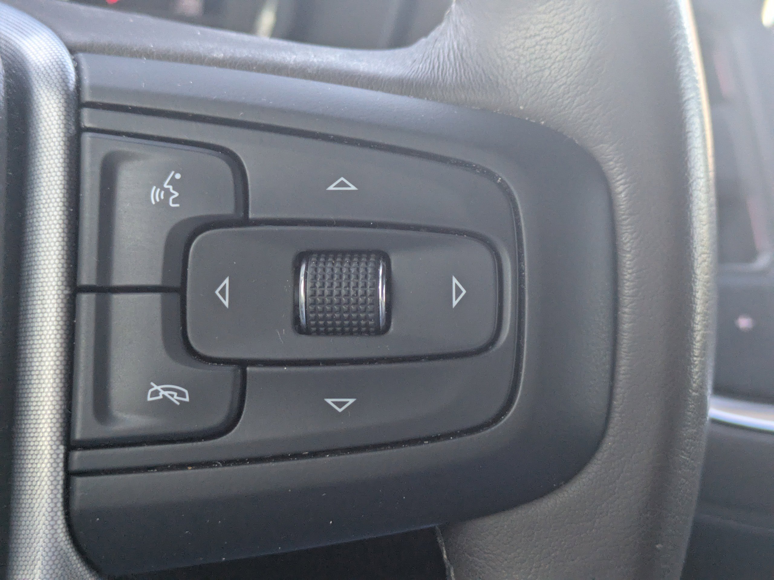 Used 2022 GMC Yukon SLT w/ SLT Premium Package image 25