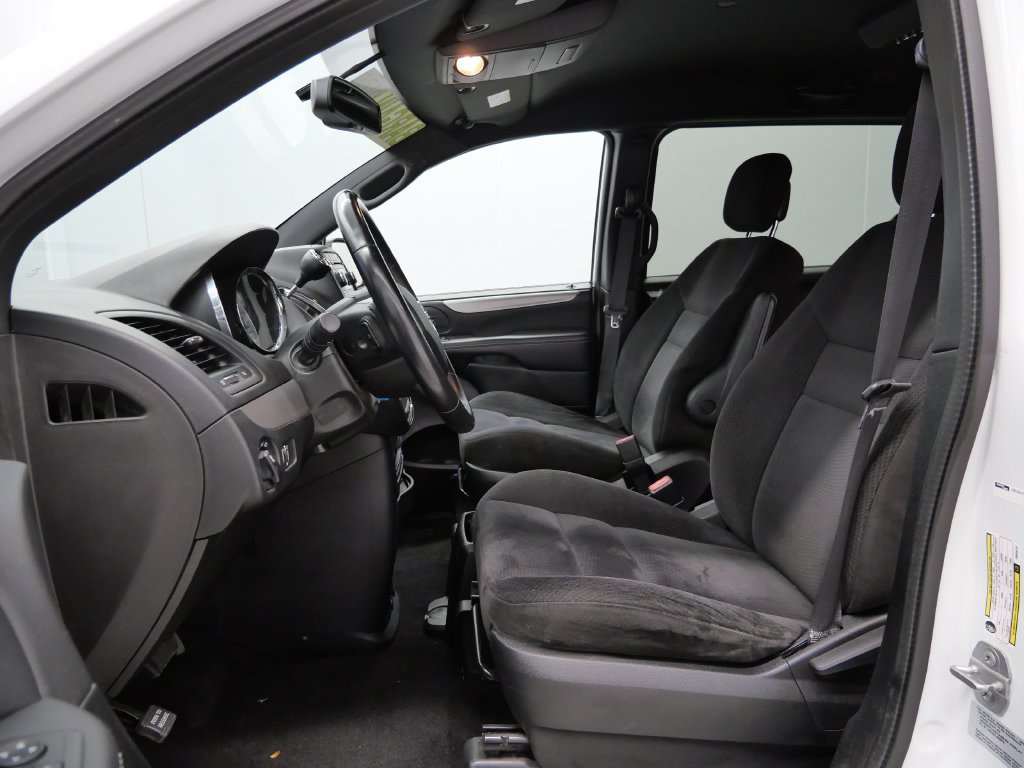 Used 2015 Dodge Grand Caravan SE w/ Quick Order Package 29E SE FWD image 10