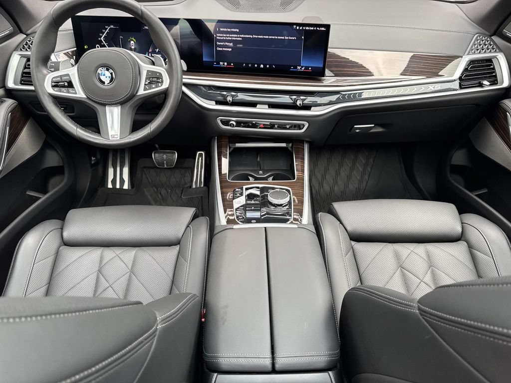 Used 2024 BMW X5 xDrive40i w/ M Sport Package AWD/4WD image 17