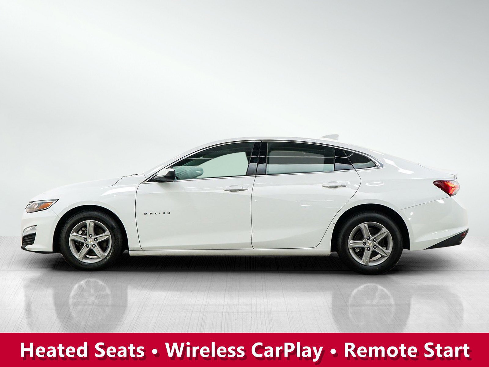 Used 2022 Chevrolet Malibu LT FWD image 2
