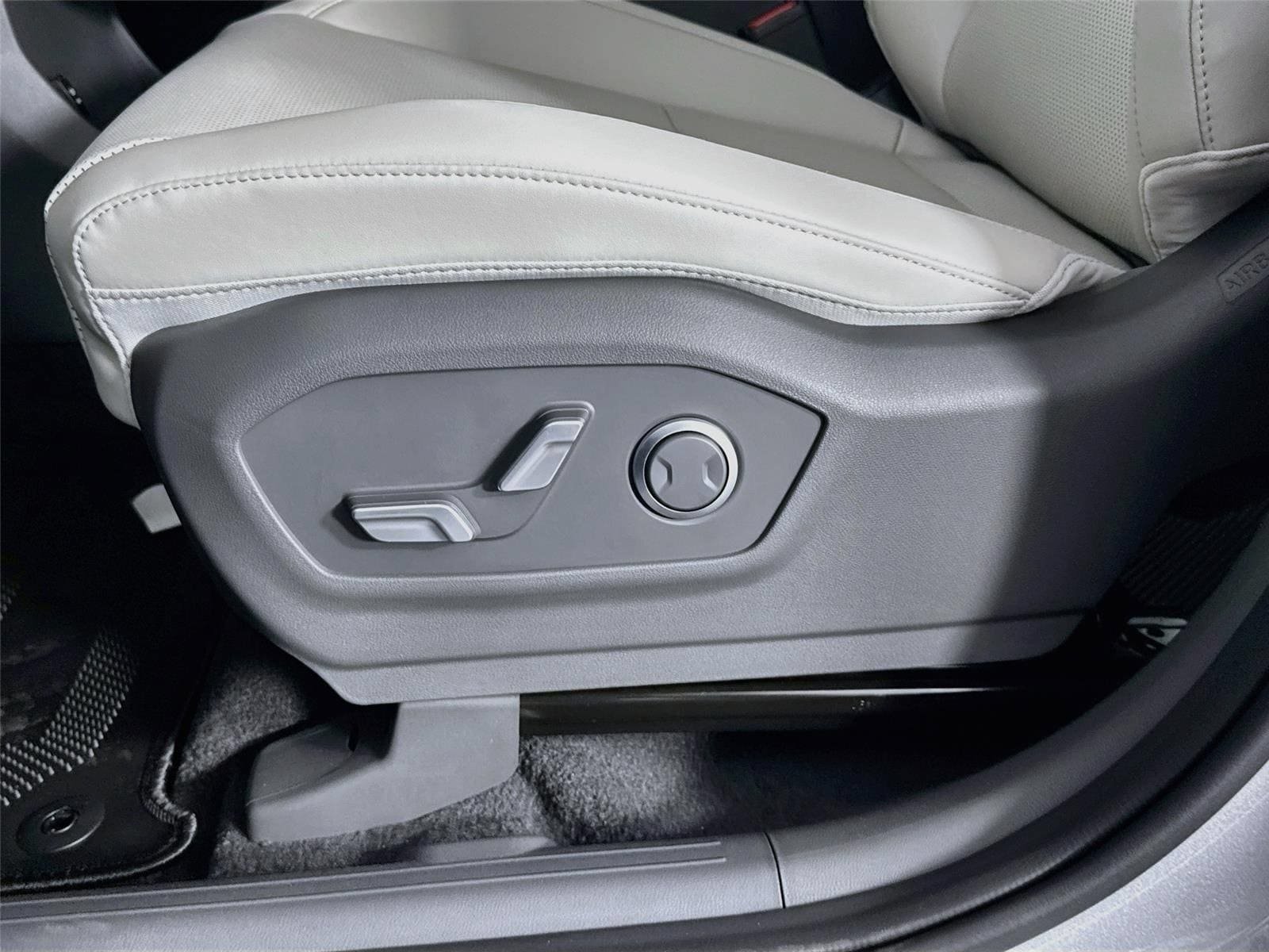 New 2027 Hyundai Santa Fe SEL FWD image 19
