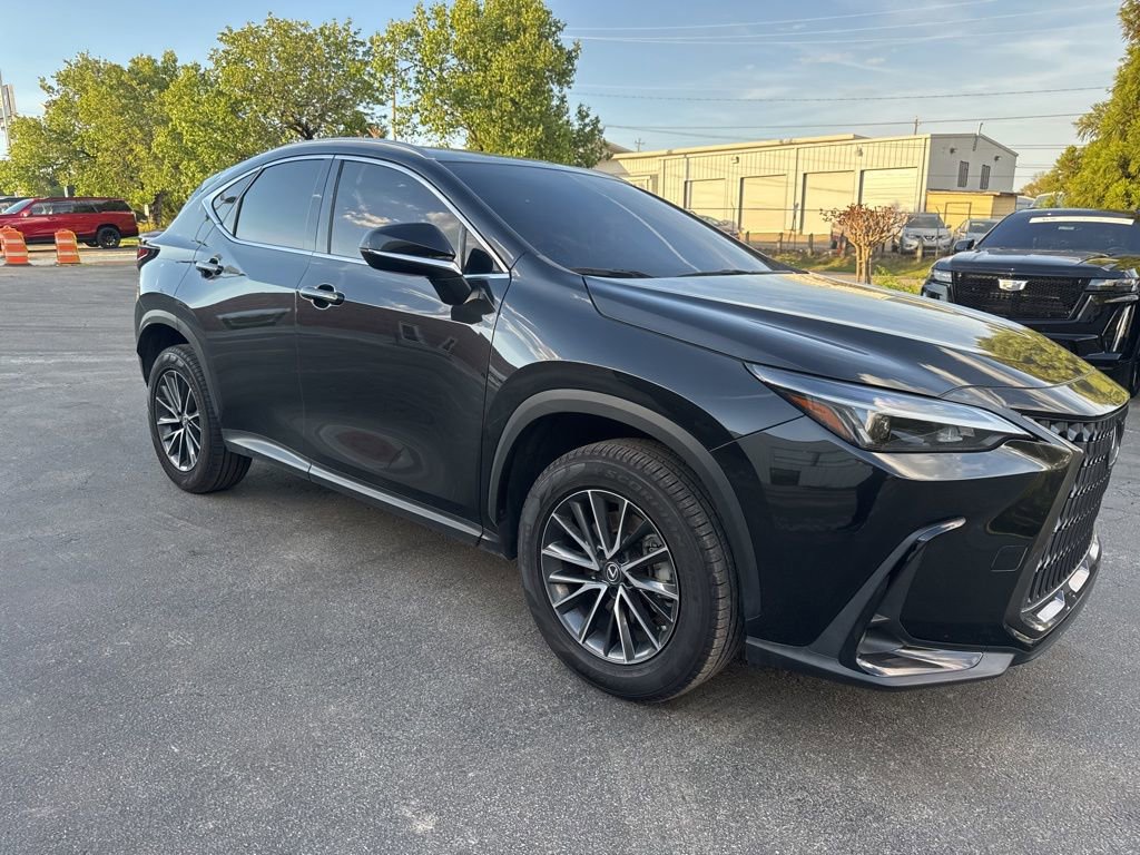 Used 2023 Lexus NX 250 FWD w/ Towing Package (2000 Lbs) image 3