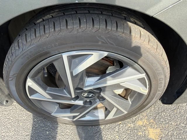 Used 2025 Hyundai Elantra SEL FWD image 27