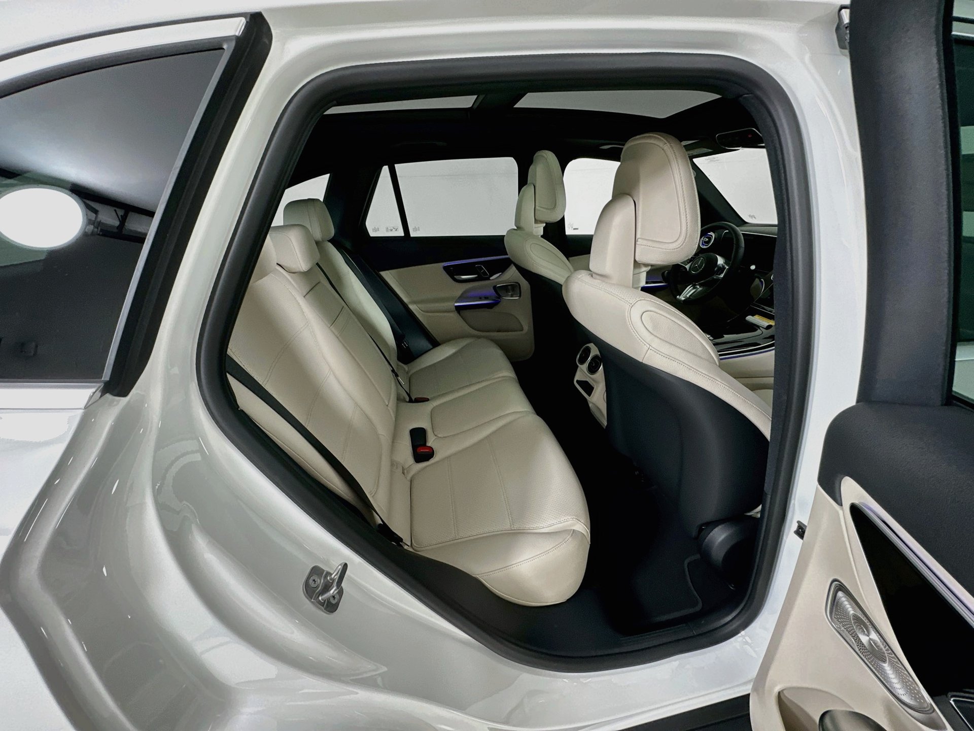 New 2027 Mercedes-Benz GLC 300 4MATIC image 31