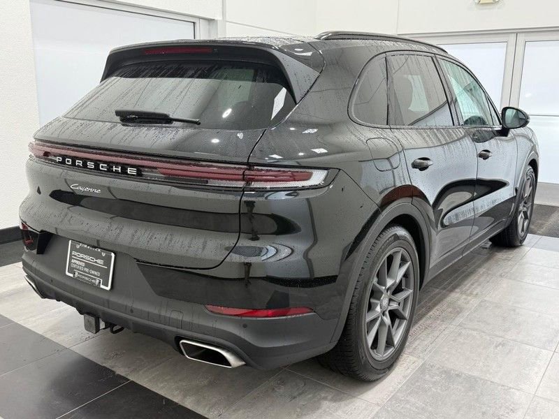 Certified 2024 Porsche Cayenne image 7