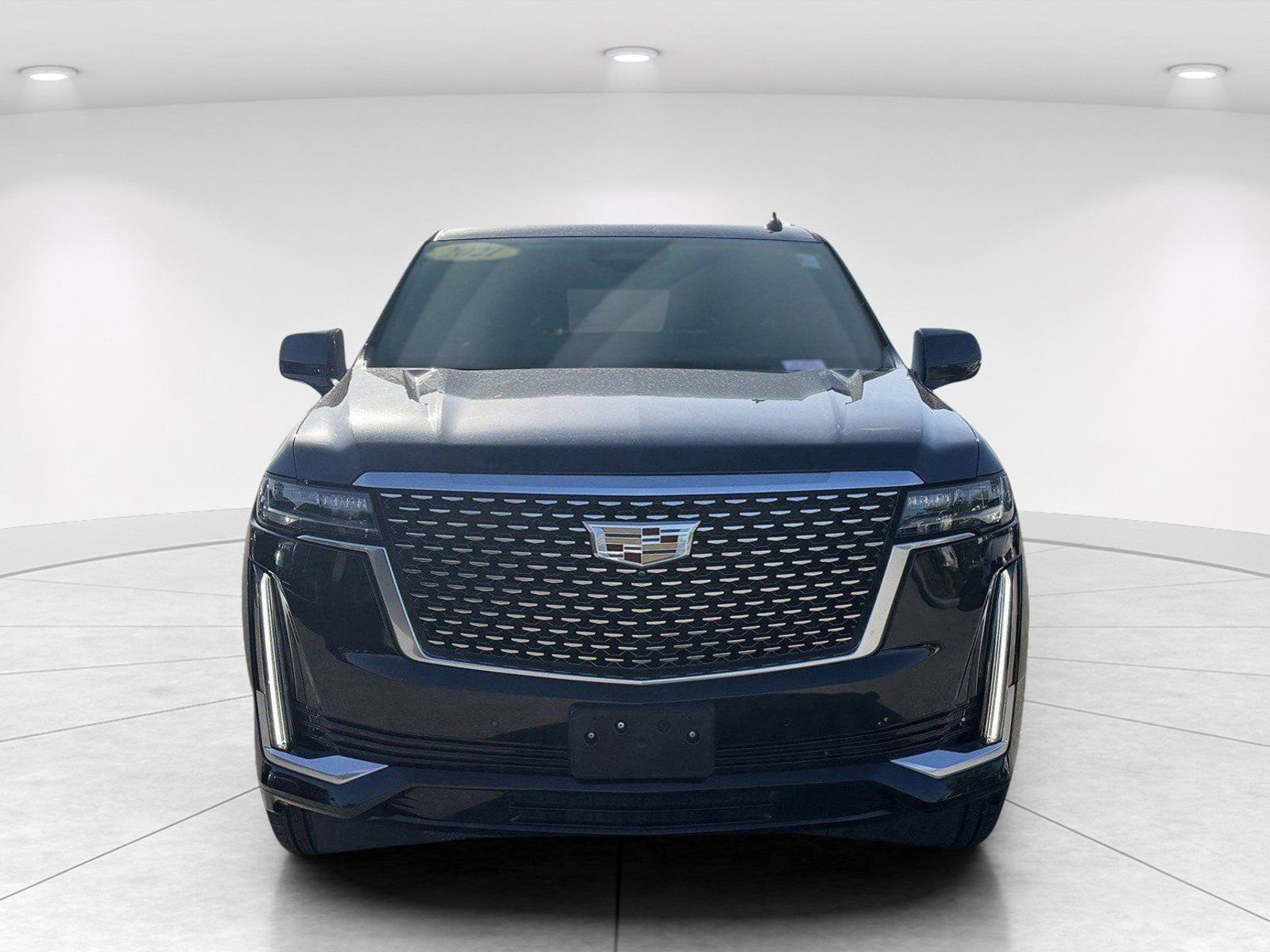 Used 2021 Cadillac Escalade Luxury image 2