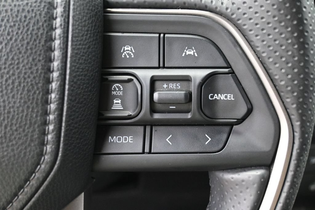 Used 2025 Toyota 4Runner Limited AWD/4WD image 19