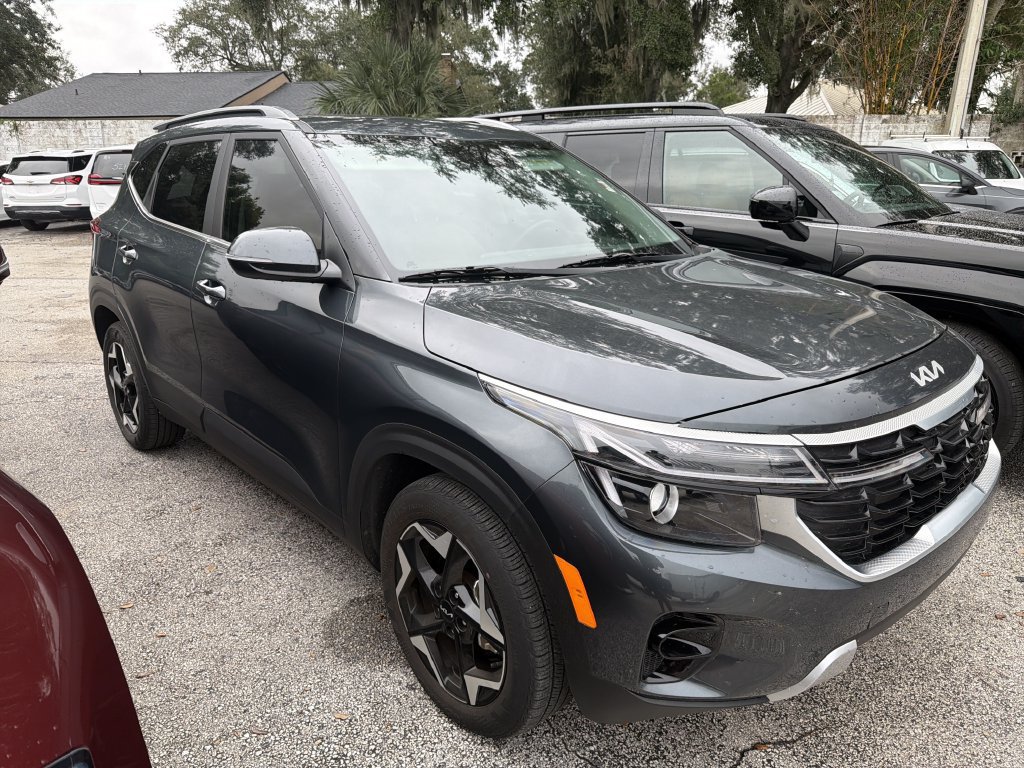 Used 2025 Kia Seltos EX w/ EX Sunroof Package FWD image 1