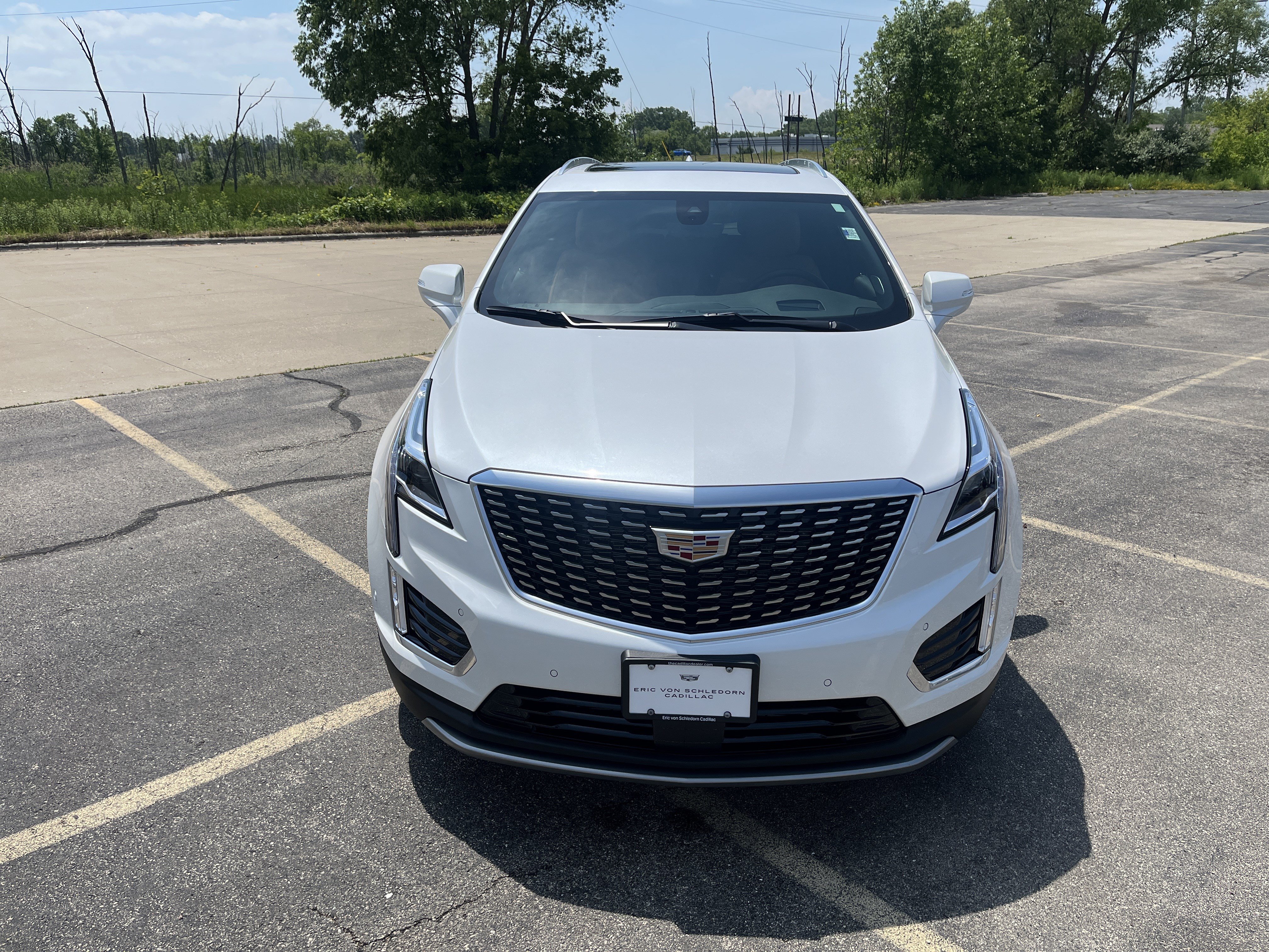 Used 2026 Cadillac XT5 Premium Luxury w/ Driver Assist Package AWD/4WD image 2
