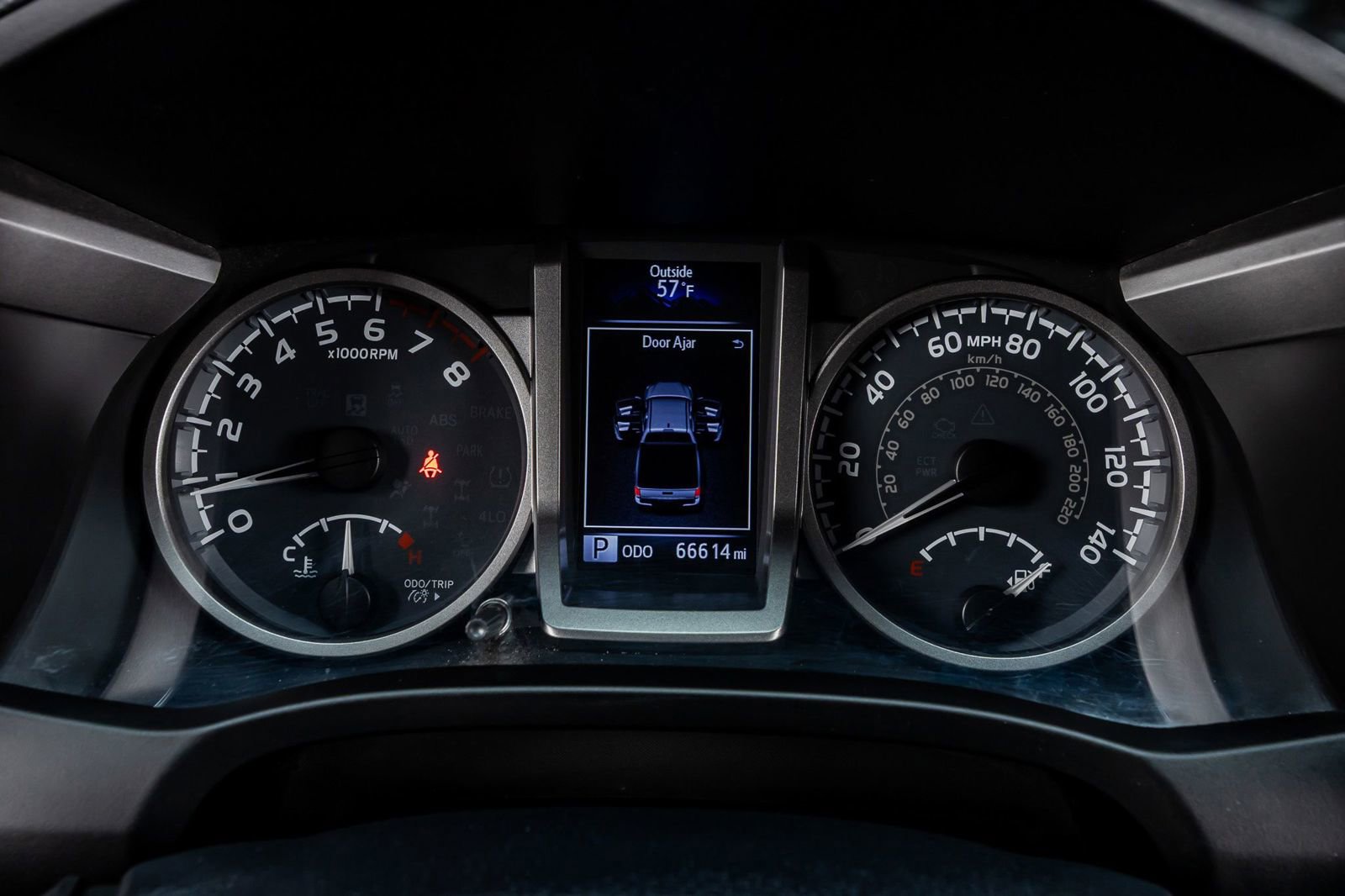 Used 2018 Toyota Tacoma SR5 AWD/4WD image 18