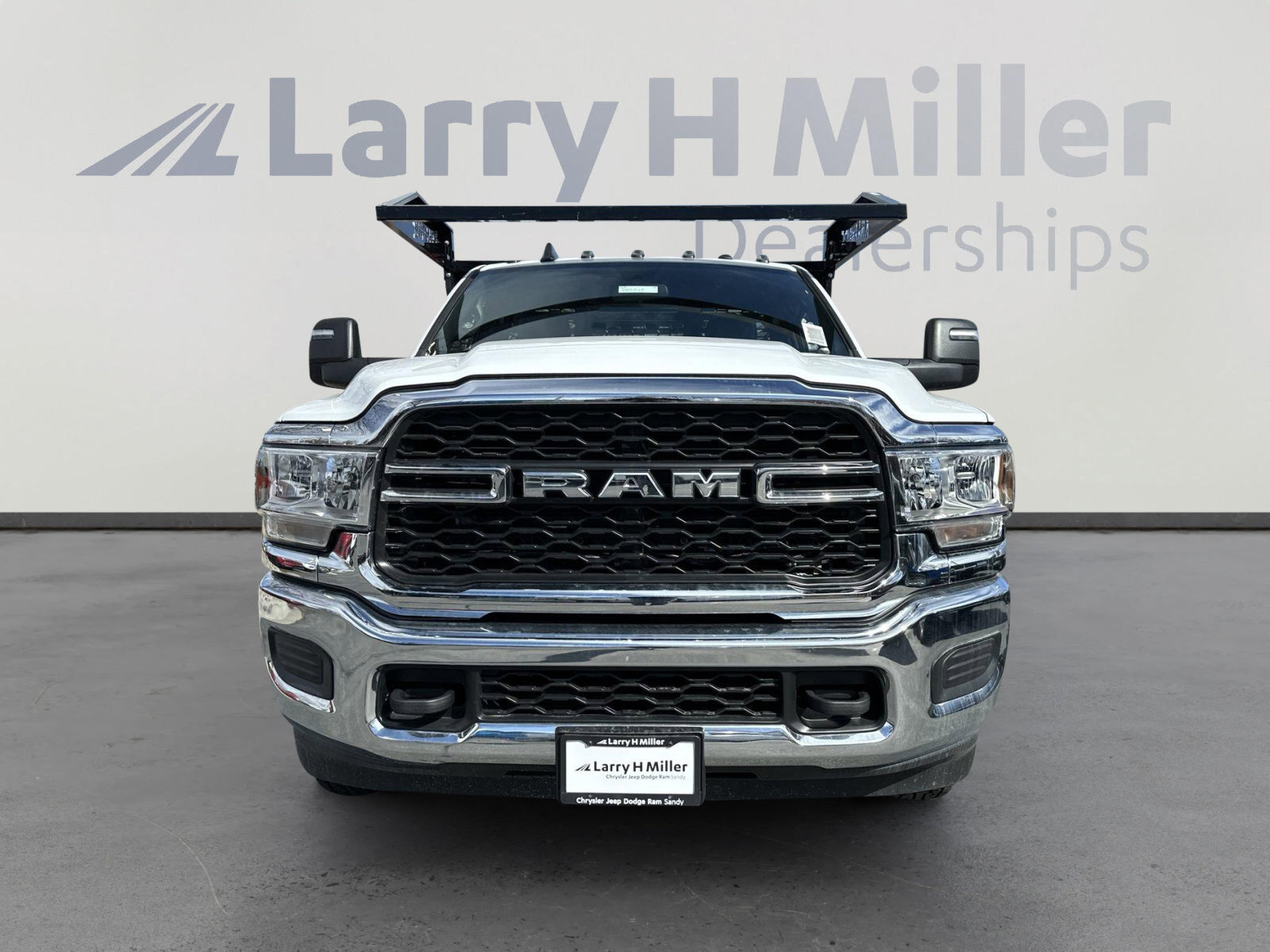 New 2024 RAM 3500 Tradesman image 3