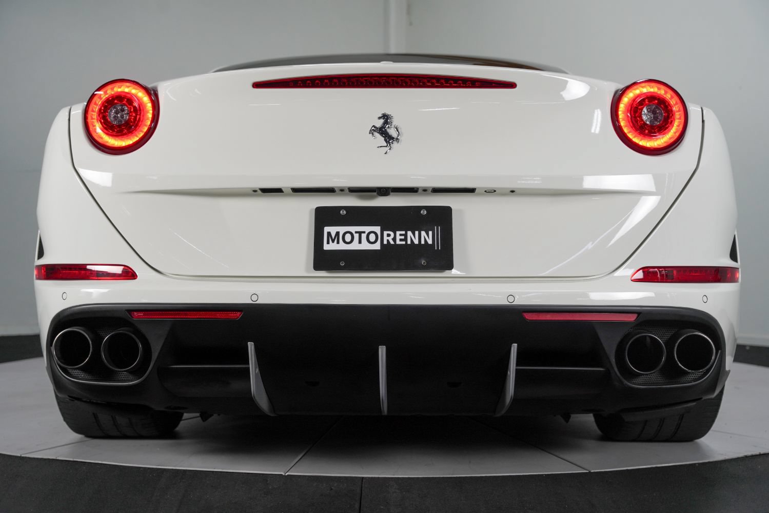 Used 2016 Ferrari California T RWD image 24