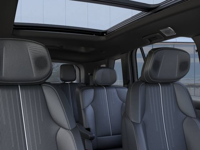 New 2027 Cadillac Vistiq Sport w/ LPO, Floor Liner Package AWD/4WD image 24