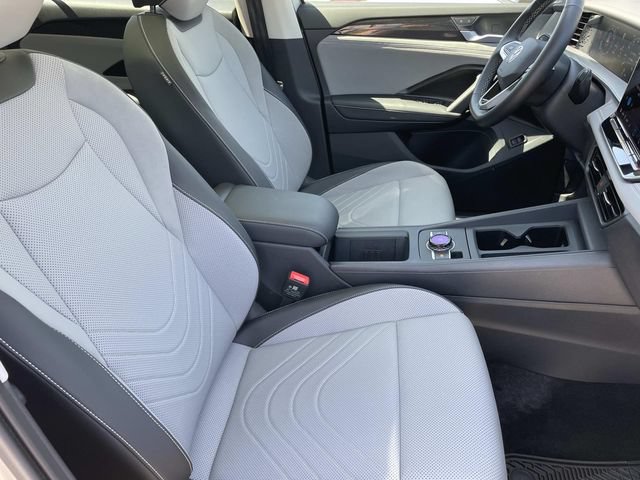 Certified 2026 Volkswagen Tiguan SE w/ Panoramic Sunroof Package FWD image 28
