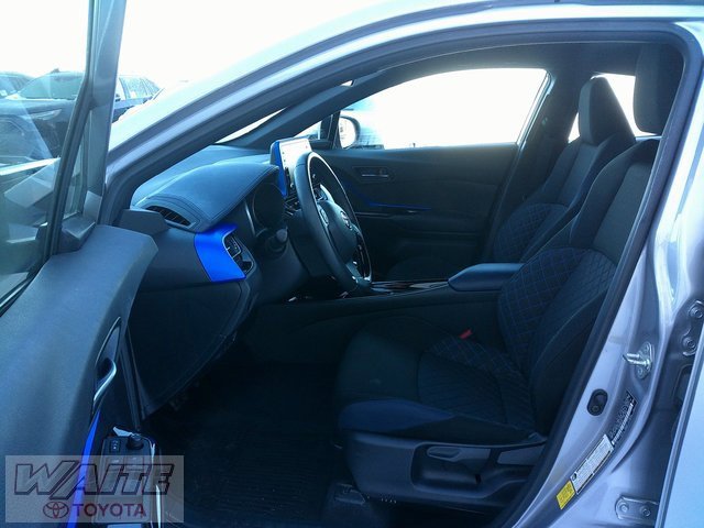 Used 2020 Toyota C-HR XLE image 18