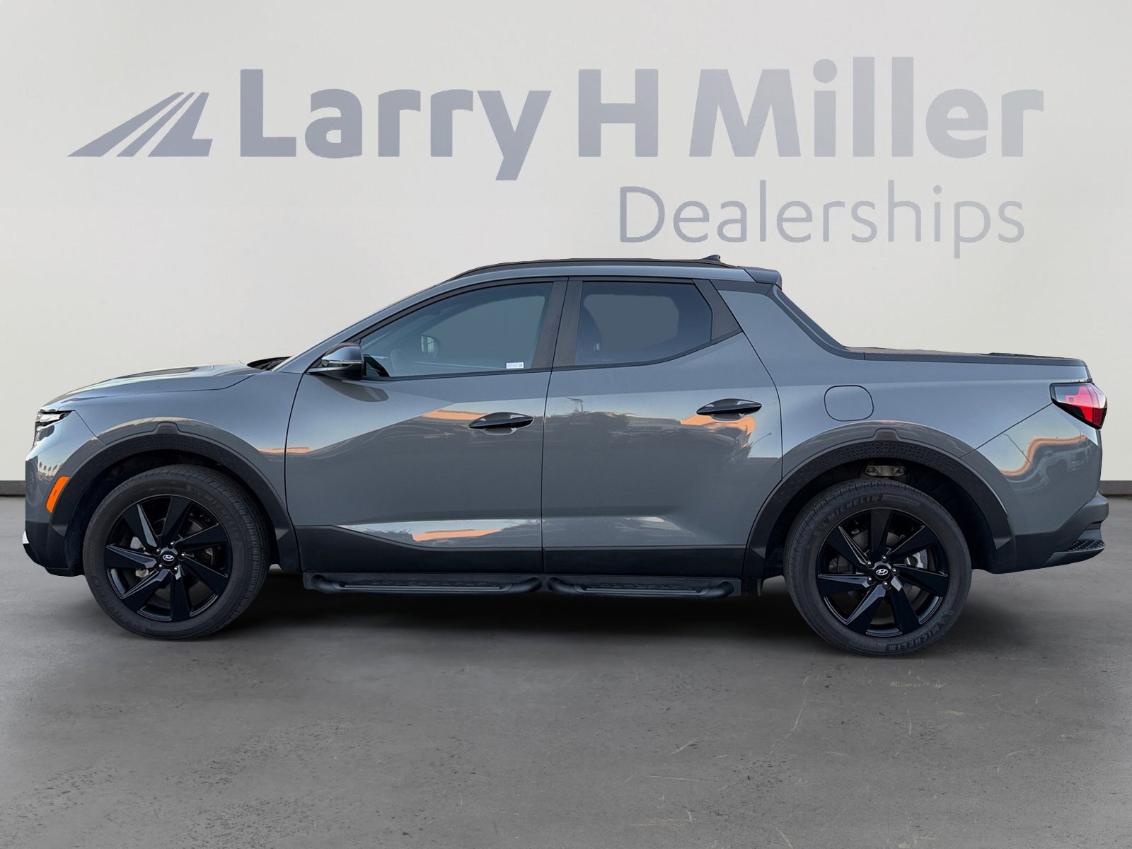 Certified 2024 Hyundai Santa Cruz Night image 2