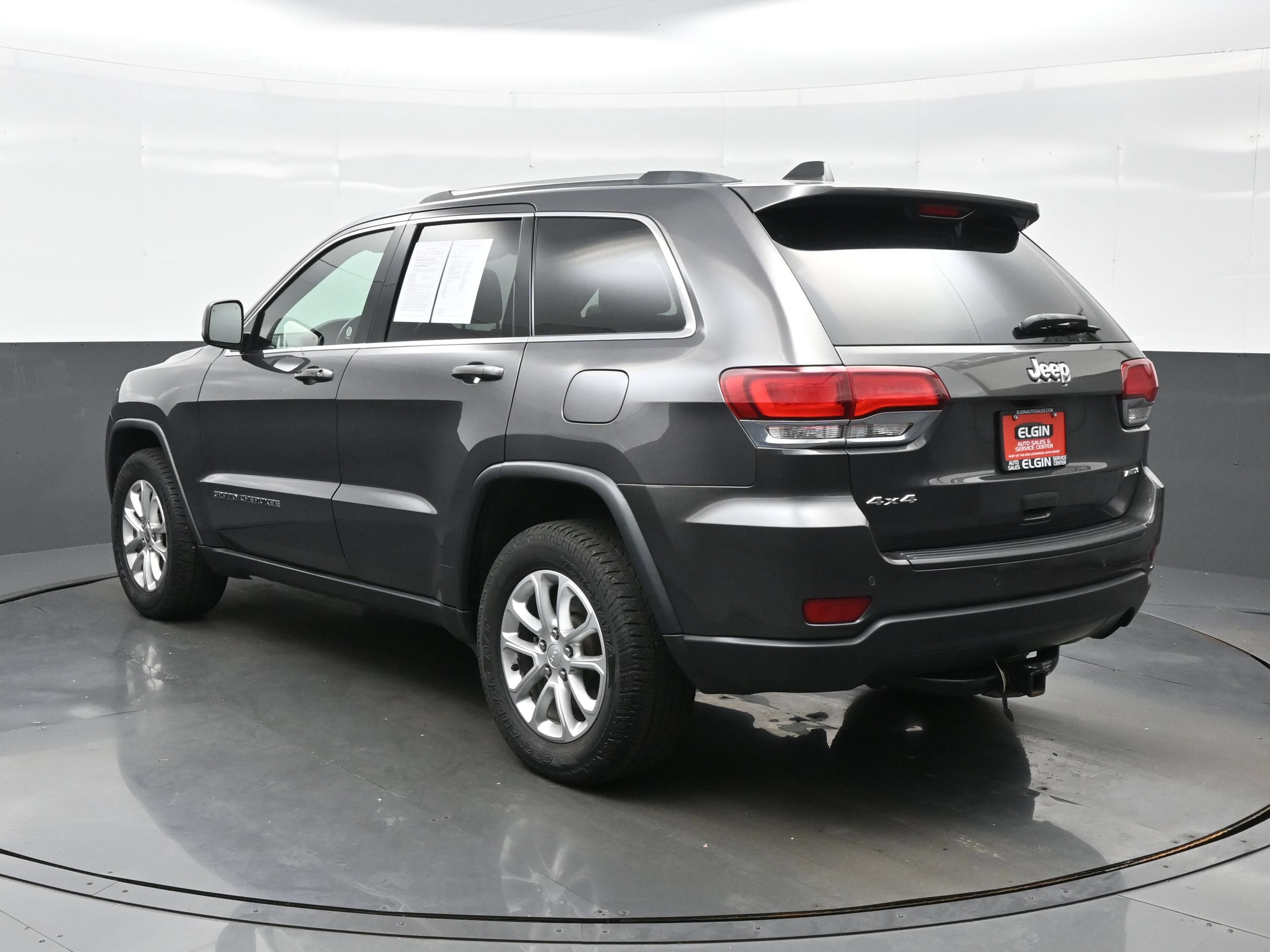 Used 2021 Jeep Grand Cherokee Laredo w/ Security & Convenience Group AWD/4WD image 4
