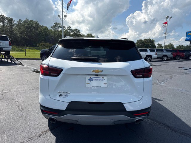 Used 2025 Chevrolet Blazer LT w/ Convenience Package FWD image 4