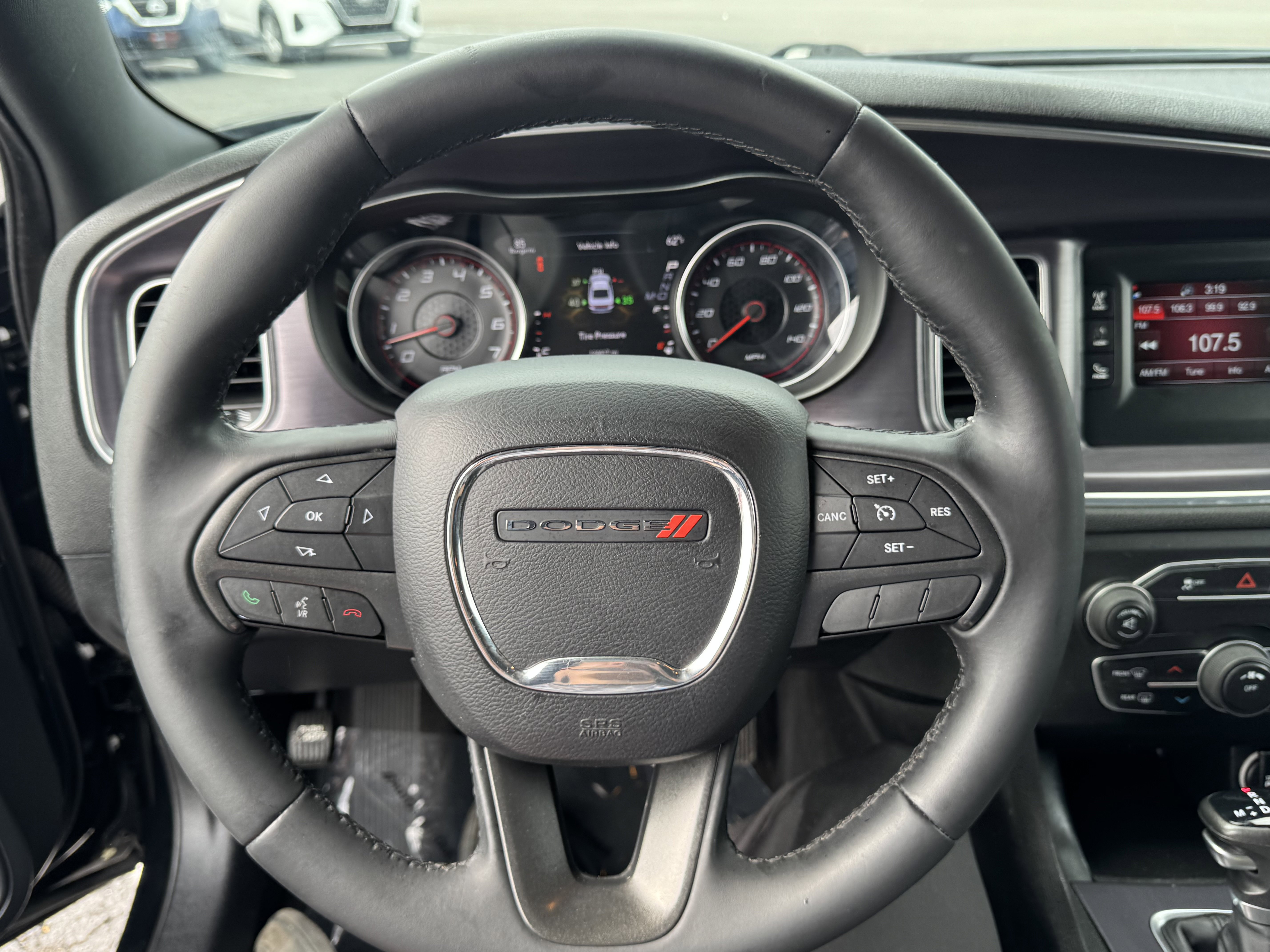 Used 2015 Dodge Charger SE w/ Sport Appearance Group image 18