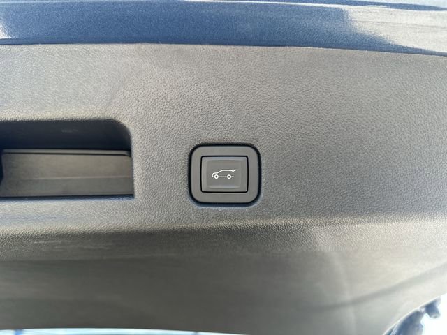 Used 2025 Chevrolet Traverse LT FWD image 45