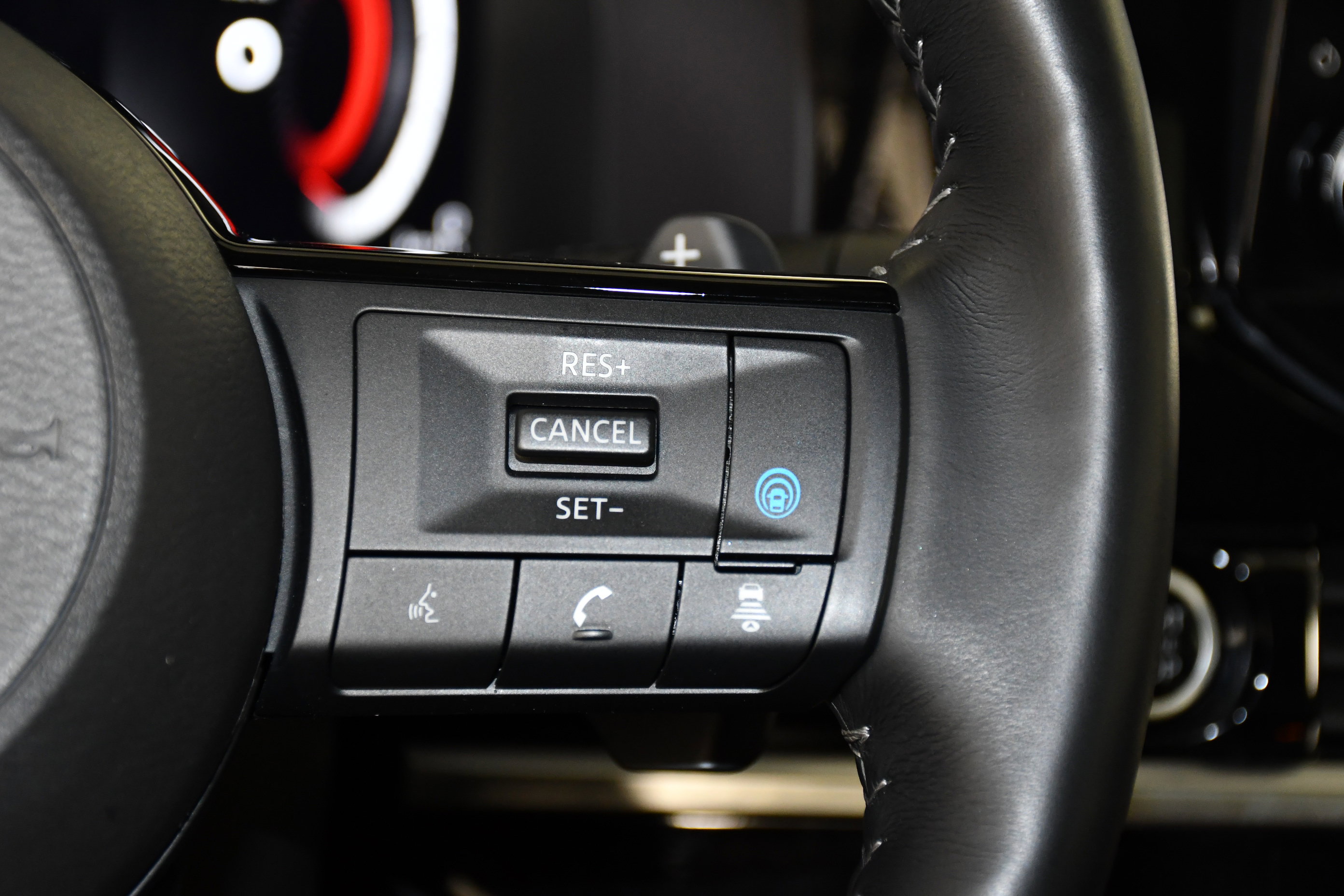 Used 2023 Nissan Pathfinder Platinum image 23