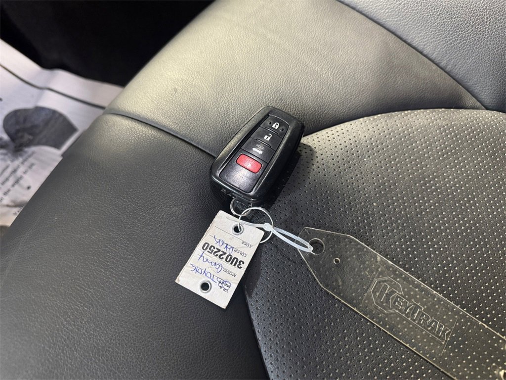 Used 2023 Toyota Camry XSE image 32