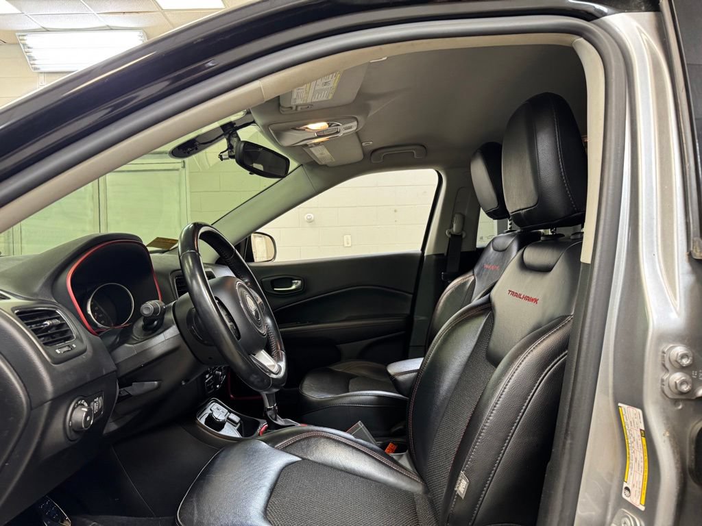 Used 2019 Jeep Compass Trailhawk AWD/4WD image 13
