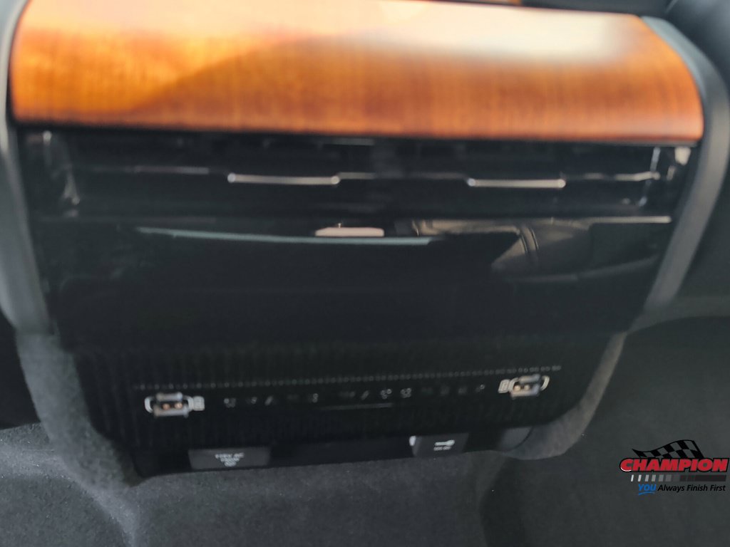 Used 2022 Jeep Grand Wagoneer Series III w/ Rear-Seat Entertainment Group AWD/4WD image 34