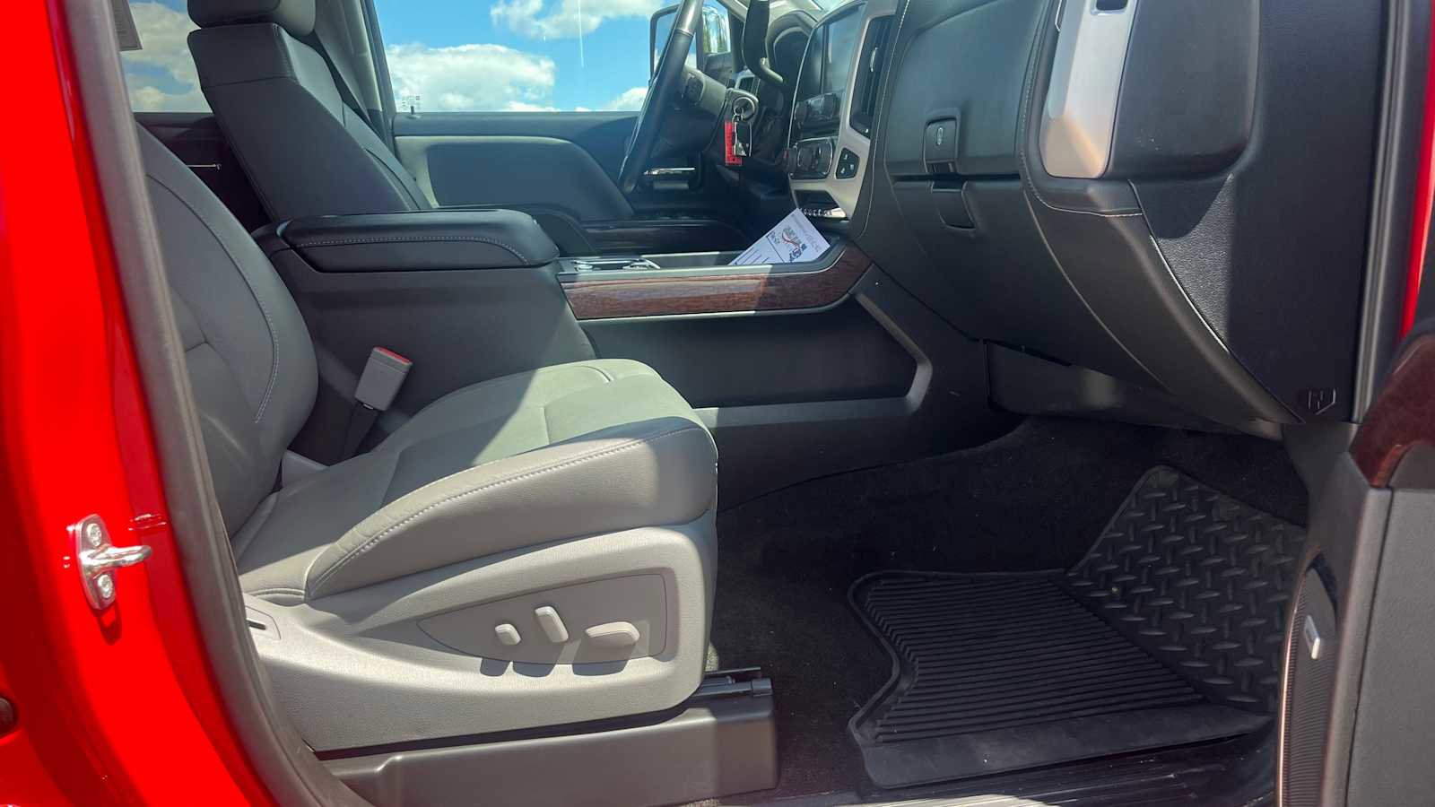 Used 2016 GMC Sierra 2500 SLT w/ Duramax Plus Package image 11